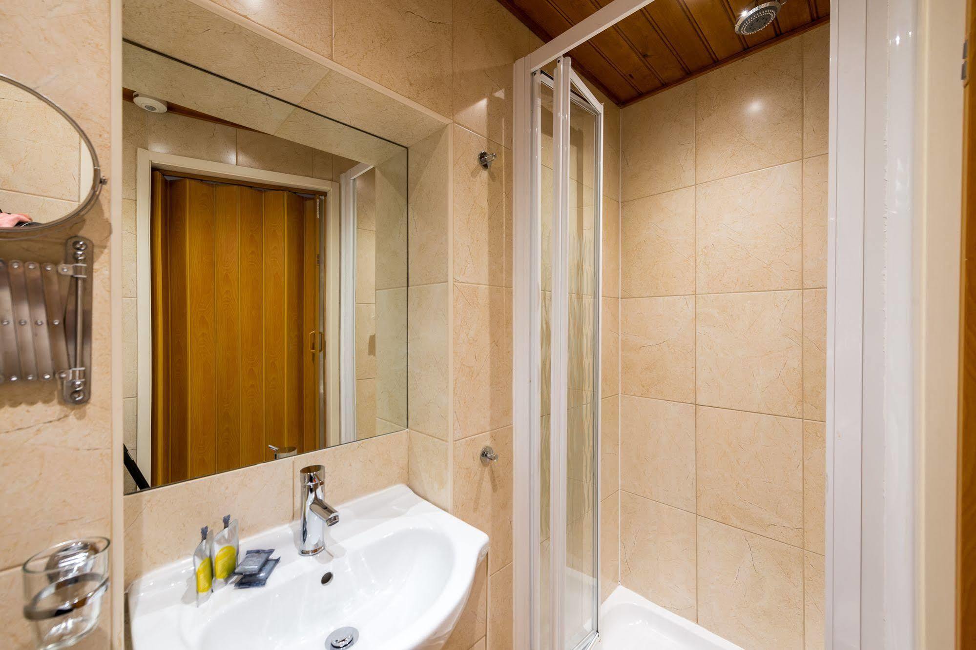 Adria Hotel Londres